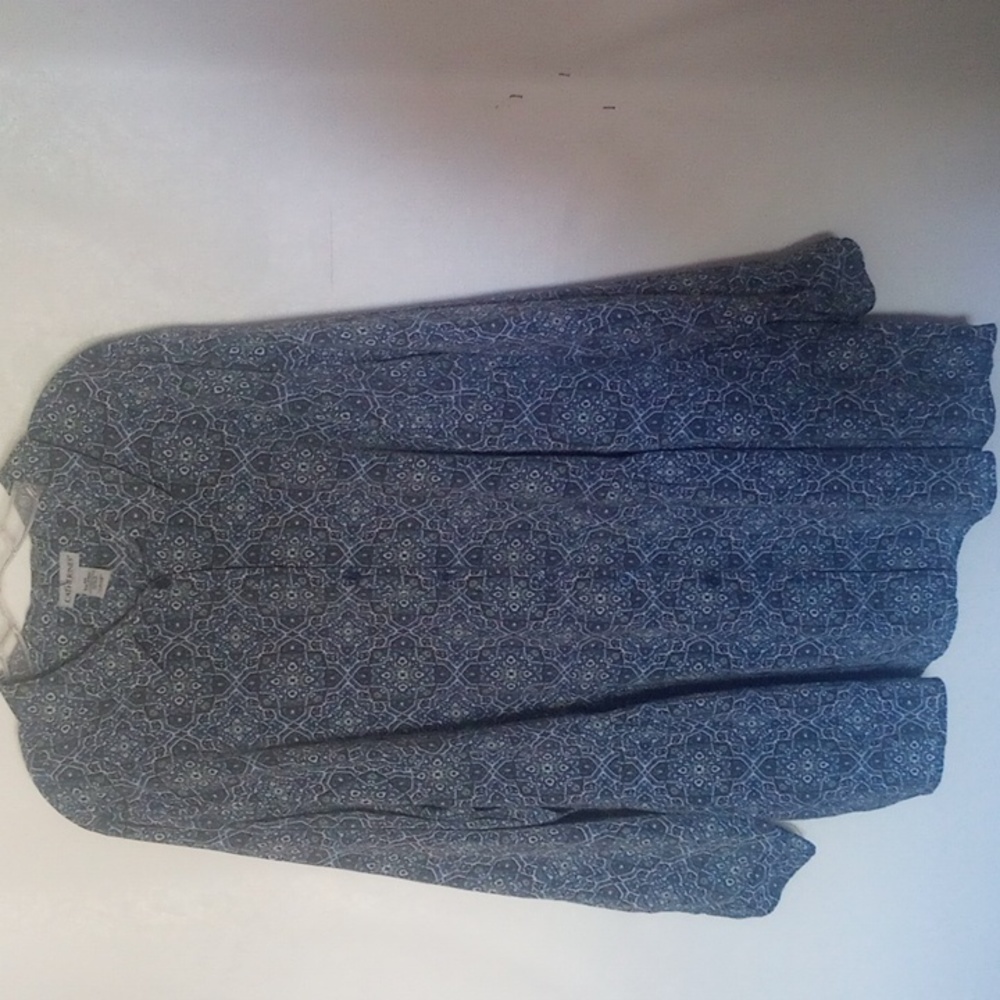 Catherines Blue Button Down Long Sleeve Blouse/Tunic  With 2 Front Pockets